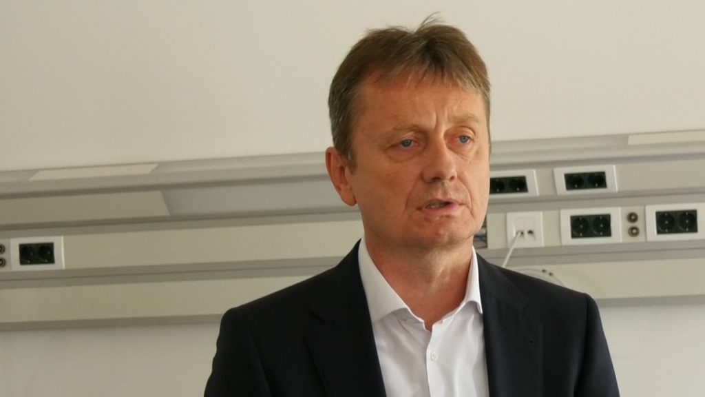Ministar Glišić doživeo moždani udar u jutarnjem programu Pink televizije