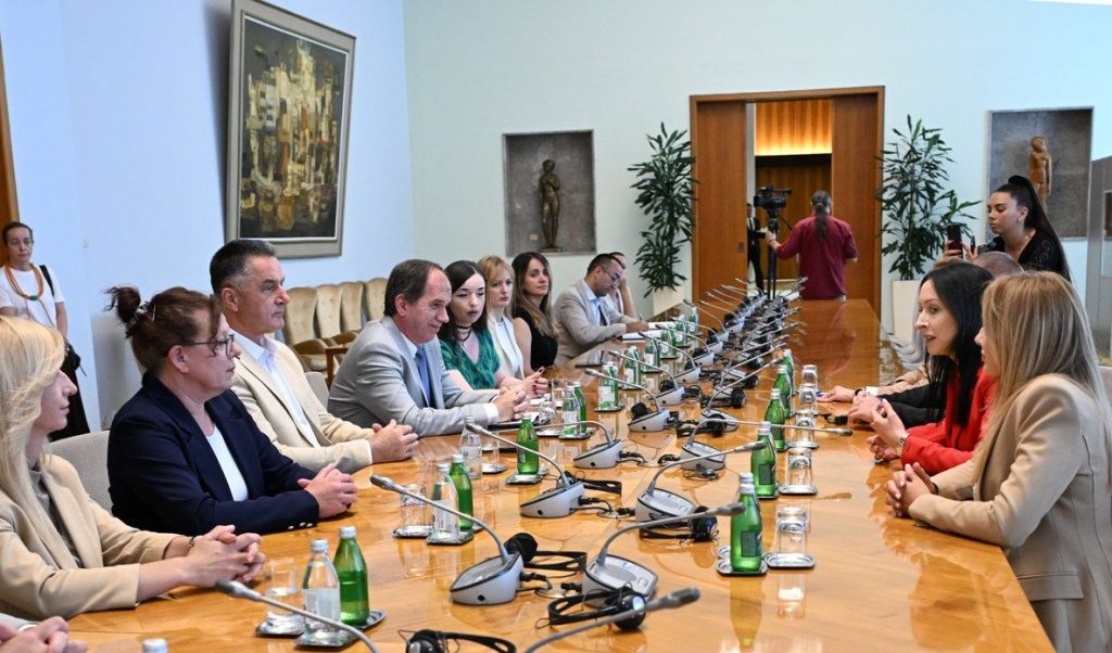 Potpisan Memorandum za program „Ljudi čine grad“: Podrška porodici i demografskoj obnovi