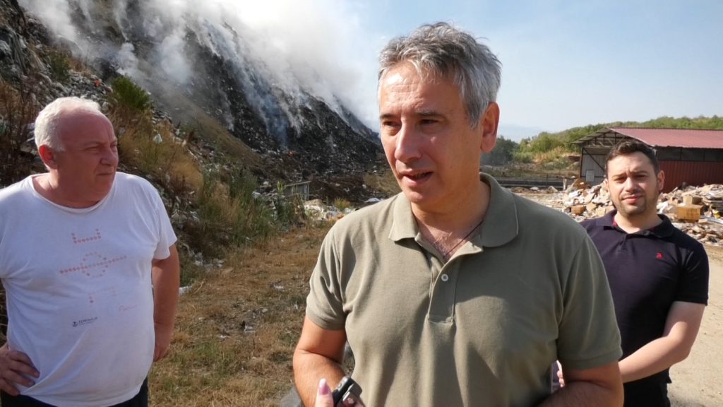 Milenković: Tokom noći sve ekipe su bile na terenu, otvoreni plamen ugašen na deponiji Meteris