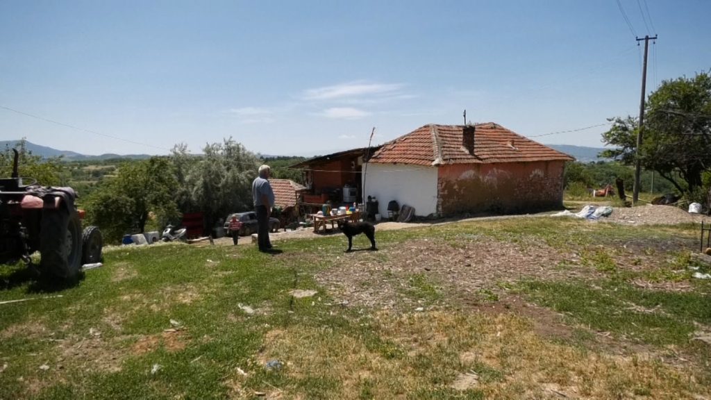 Miodrag Stojmenović iz Rusca čuva tradiciju i stado od stotinu ovaca