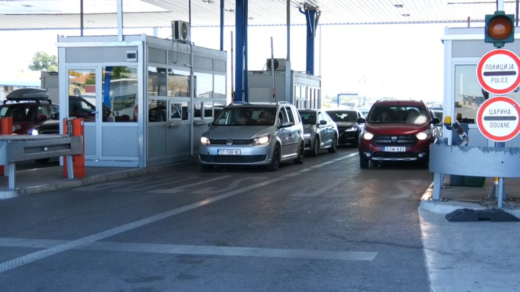 Pred početak vikenda pojačan intenzitet saobraćaja