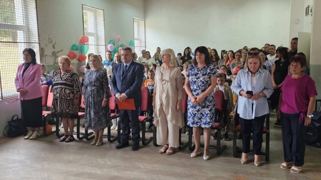 OŠ ,,Bora Stanković“ u Tibuždu svečano dočekala đake prvake