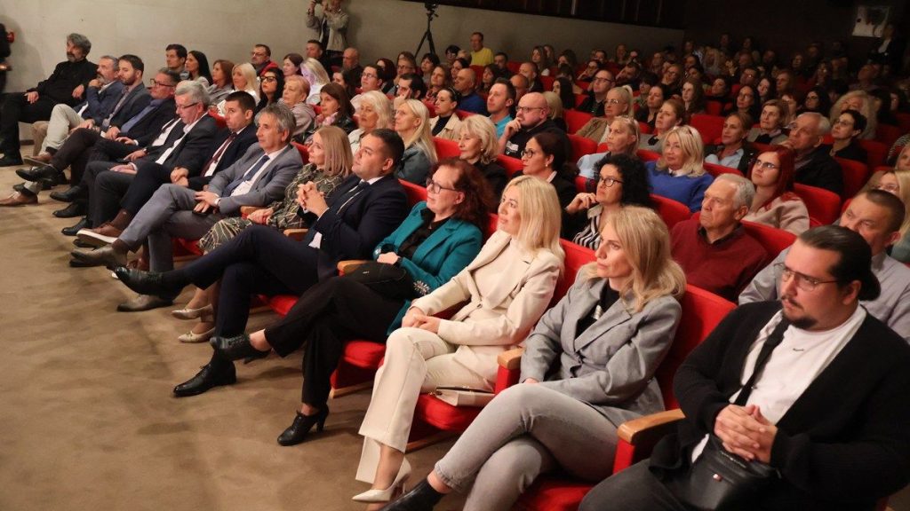Predstavom pozorišta iz Bijeljine obeleženi ,,Dani Srpske u Srbiji“ u Vranju