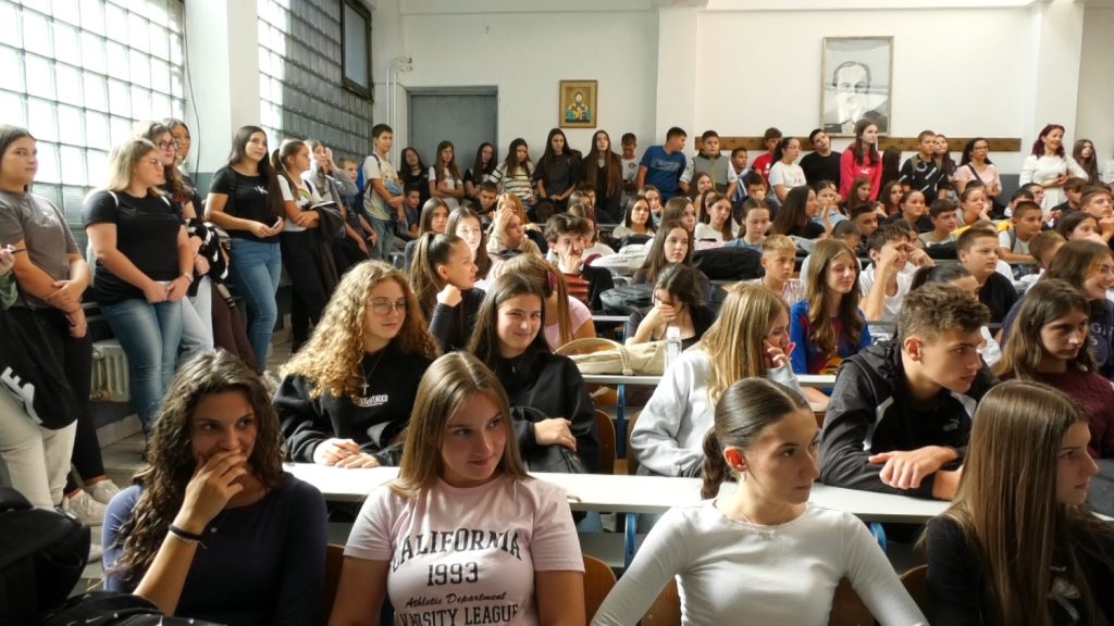 Učenici osnovnih i srednjih škola prisustvovali prezentaciji za mlade u okviru Evropske nedelje mobilnosti