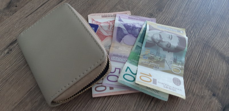 Povećanje minimalne zarade i plate prosvetnim i zdravstvenim radnicima
