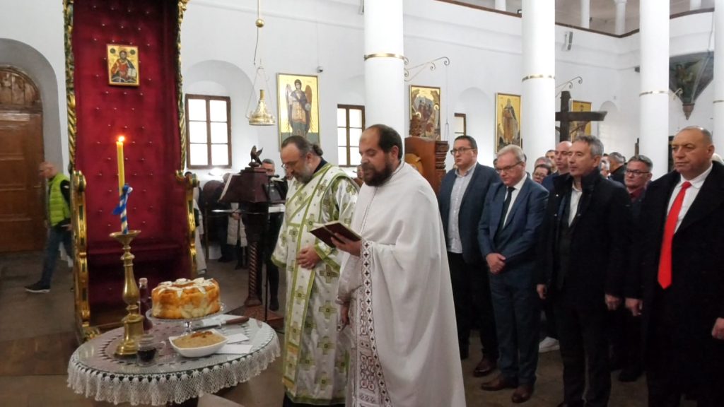 Liturgijom i rezanjem slavskog kolača Srpska napredna stranka u Vranju obeležila stranačku slavu Svetu Petku