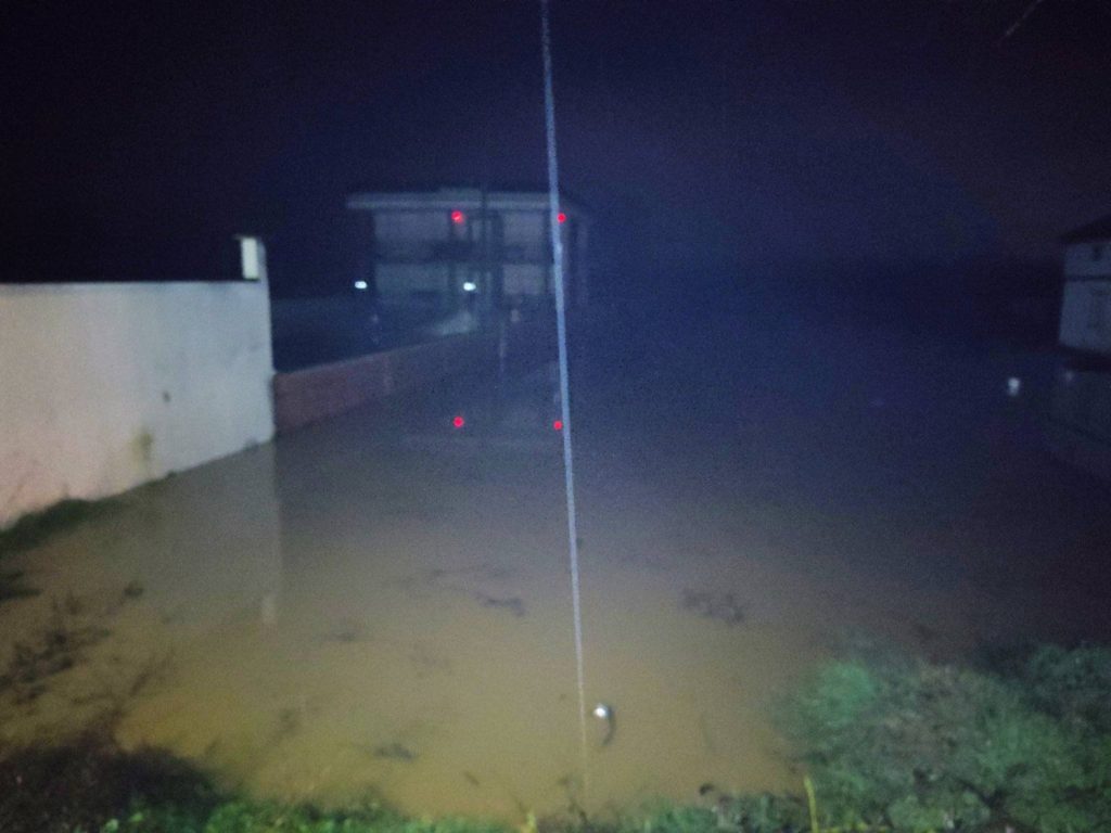 Južna Morava se izlila kod Vranja: Evakuacija, zatvoreni mostovi i prekid struje u tri sela