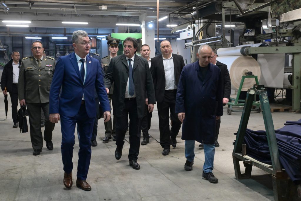 Ministar odbrane Bratislav Gašić posetio HK ,,Yumco“ u Vranju