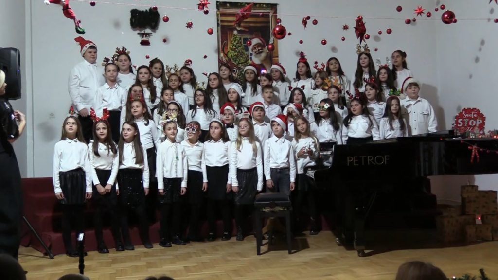 Najmlađi učenici Muzičke škole u Vranju održali novogodišnji koncert
