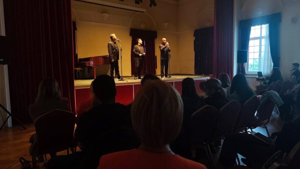 Maj mesec muzike: Trio “Džentlmen” pred vranjskom publikom