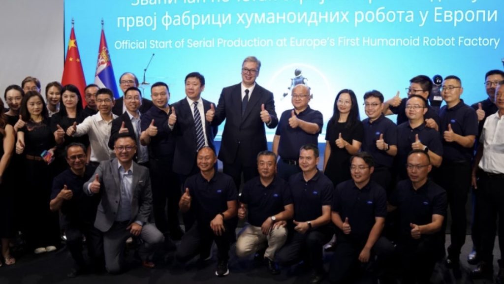 Vučić na otvaranju fabrike robota u Šapcu: Za 15 dana predstavićemo prve robote koji koriste oružje