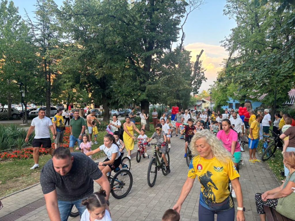 Mališani uživali u Mini Biciklijadi u Gradskom parku u Vranju
