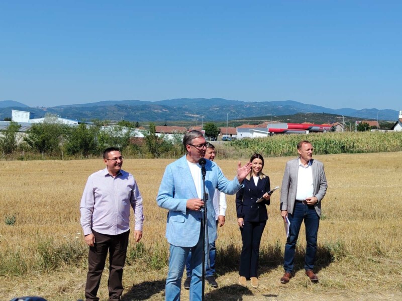 Vučić: Nastaviće se sa izgradnjom puteva u opštini Vladičin Han