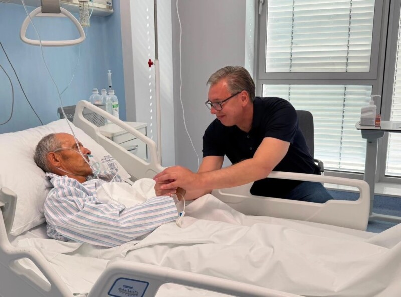 Predsednik Vučić posetio Nenada Raškovića u Kliničkom centru Srbije