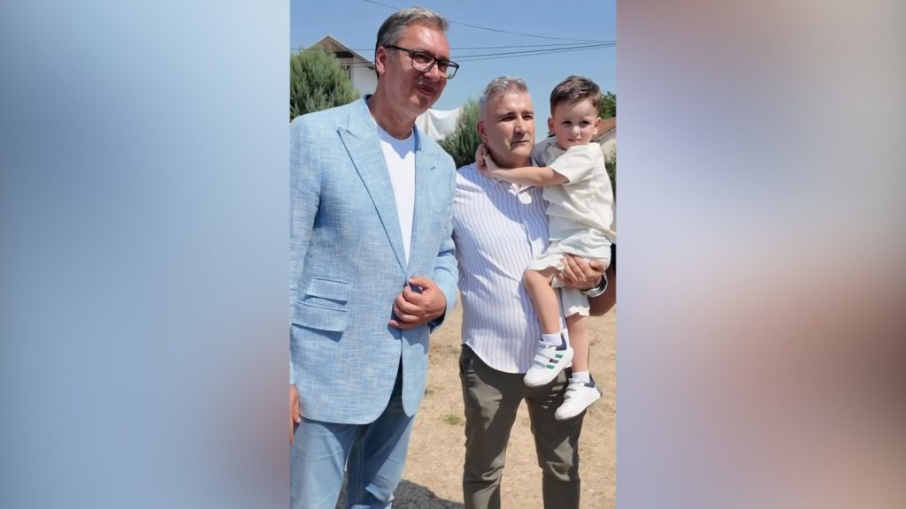 Vučića je u Lopardincu dočekalo kumče Lazar Janković