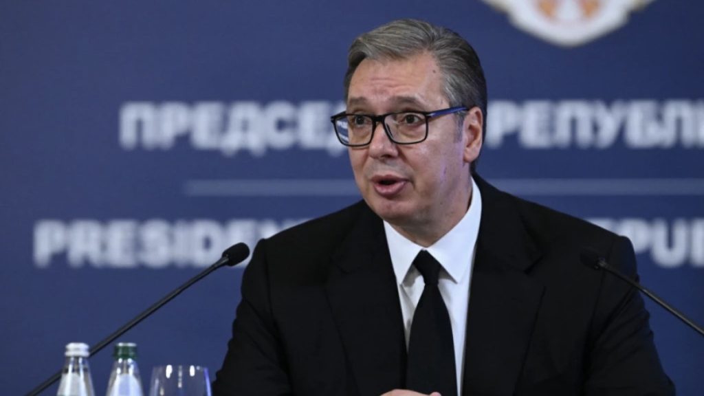 Predsednik Srbije Aleksandar Vučić podneo ostavku
