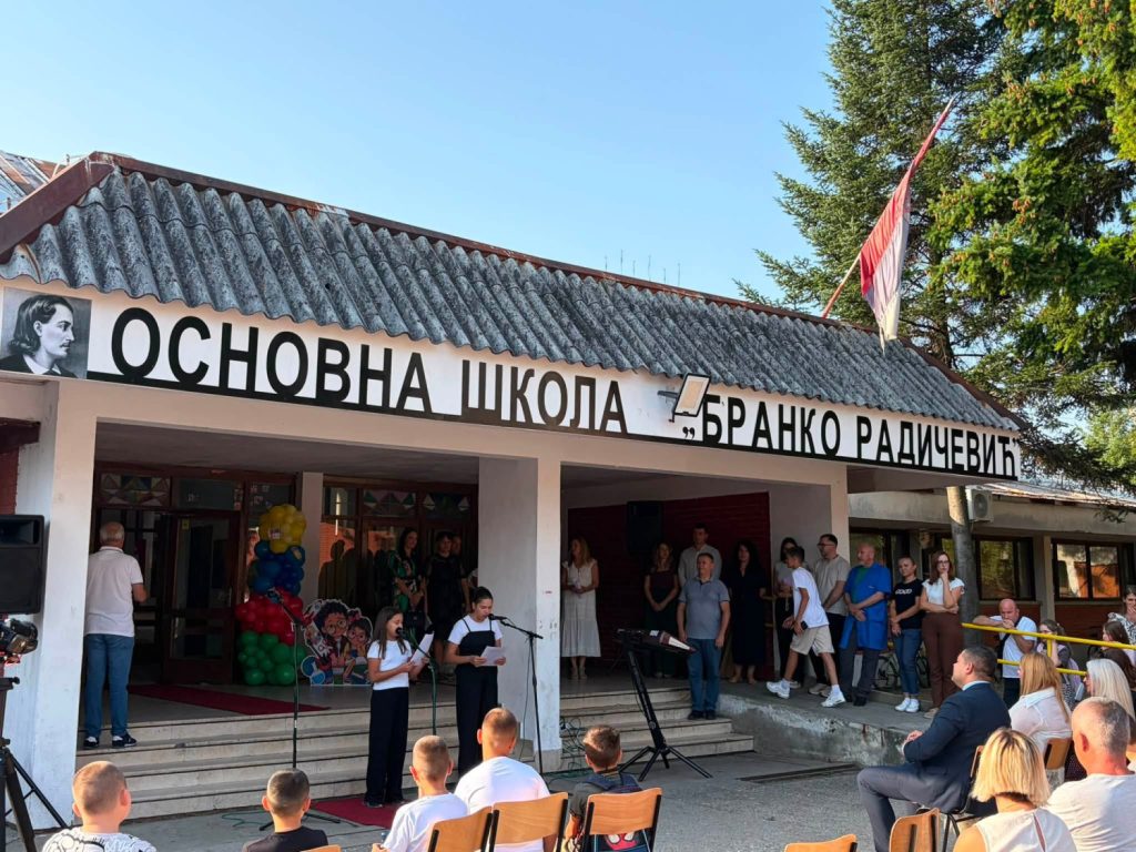 Prvi školski dan za 81 prvaka u Osnovnoj školi „Branko Radičević“ u Vranju
