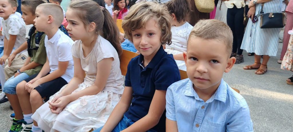 OŠ „Vuk Karadžić“ u Vranju upisalo 126 đaka prvaka