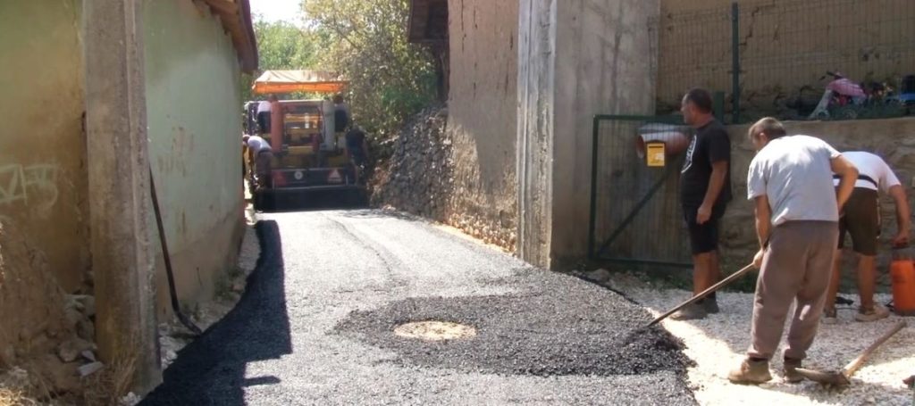 Asfaltiran putni pravac u selu Soderce i ulica u Vranju