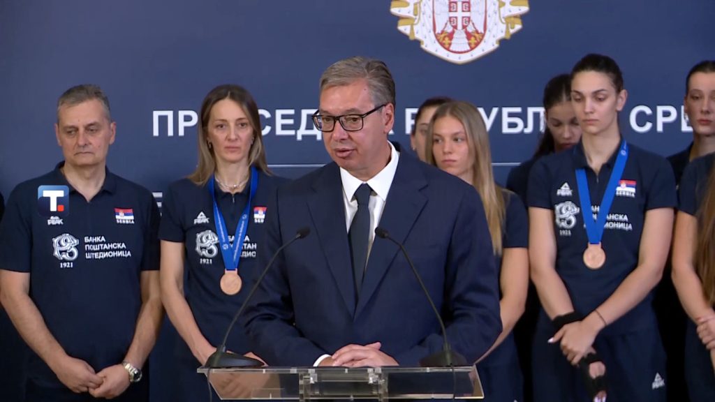 Predsednik Aleksandar Vučić ugostio je žensku odbojkašku selekciju Srbije