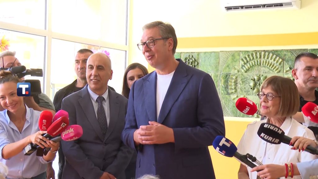 Danas penzije rastu brže, i pratiće plate u potpunosti – poručio predsednik Vučić