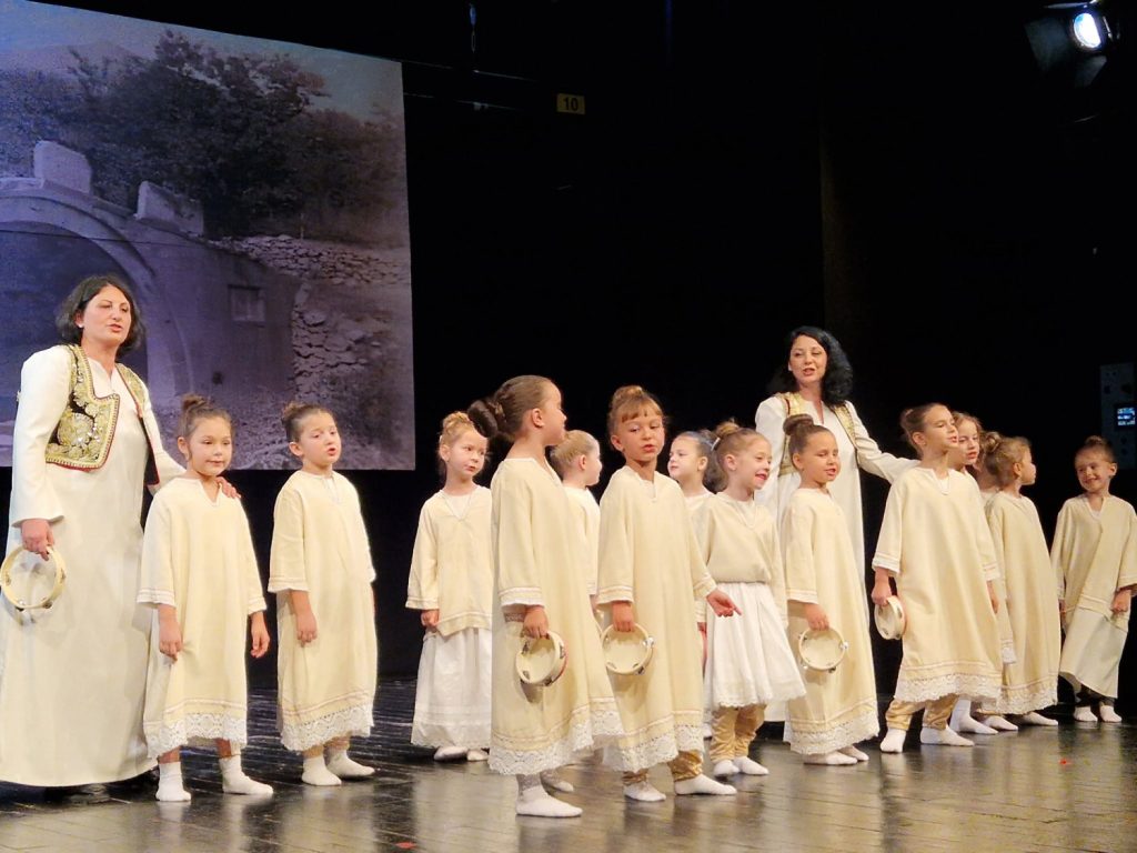 Predškolska ustanova ,,Naše dete“ obeležila svoj Dan u vranjskom teatru